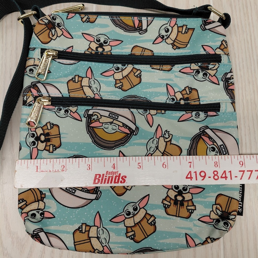 Star Wars Loungefly Baby Yoda Grogu Passport Crossbody Bag Mandalorian Mult Zip - Picture 5 of 16